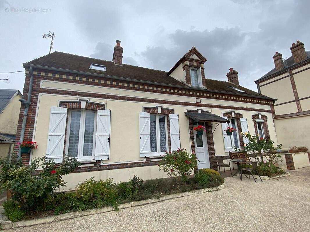 Maison à DAMVILLE