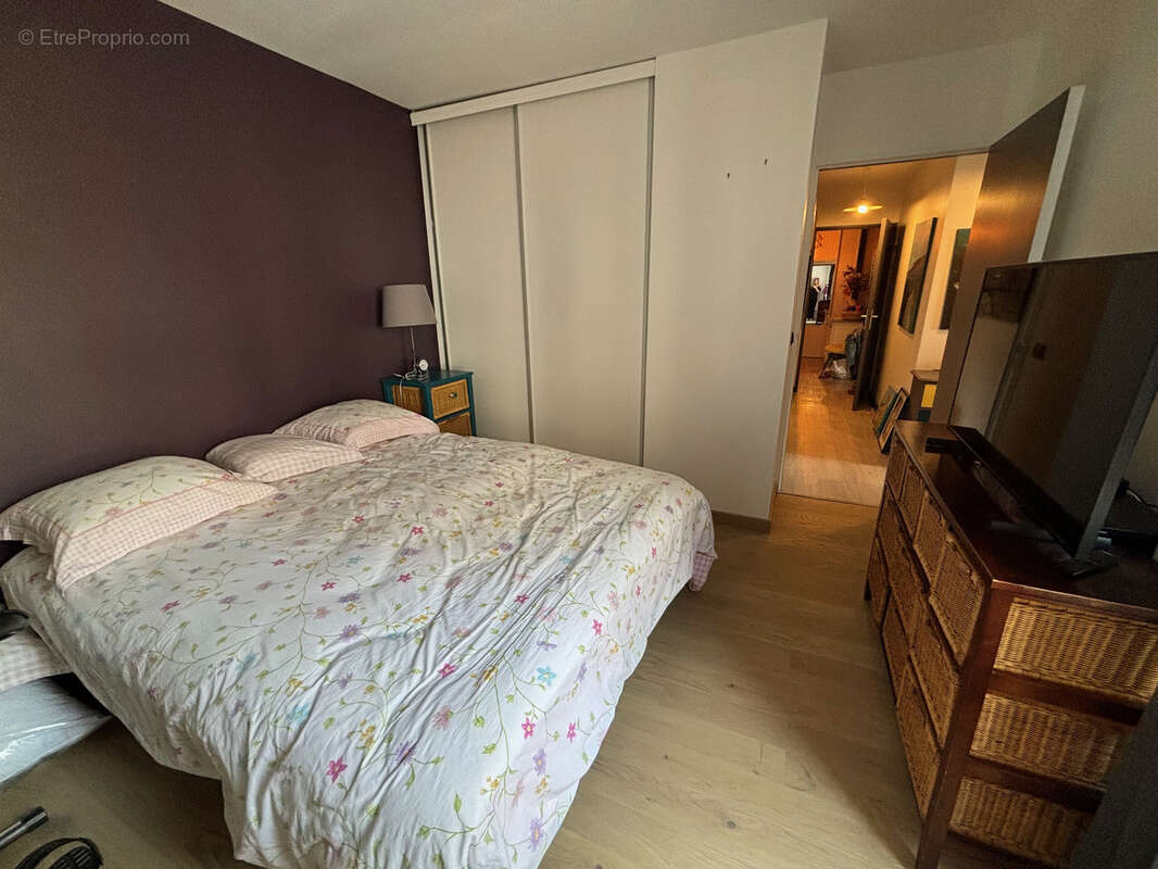 Superbe F4 au cœur d’Enghien-les-Bains avec loggia et parking - photo 3