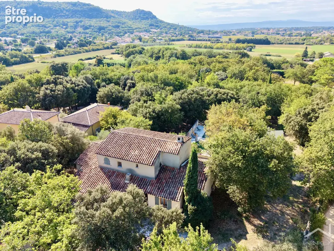 Nathalie sinard vous présente sur saint-paul-trois-châteaux  une propriété de charme, 5 chambres, piscine à dé - photo 3