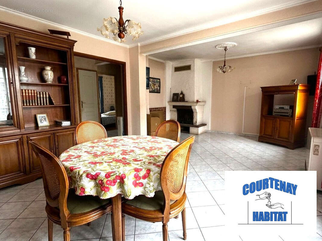 salon/séjour - Maison à CHAMBEUGLE