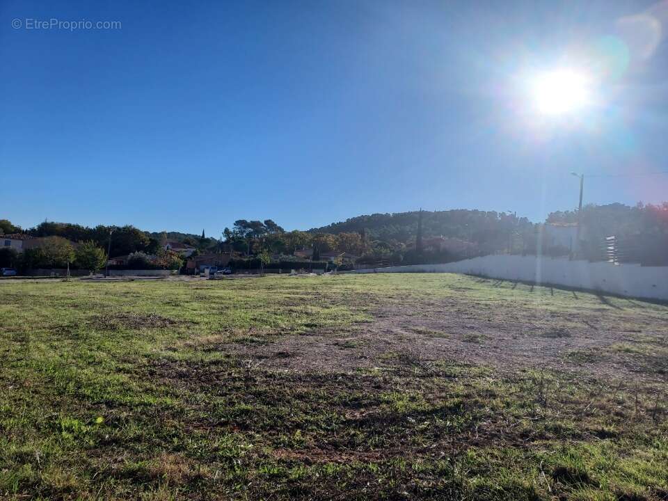 Terrain à BRIGNOLES
