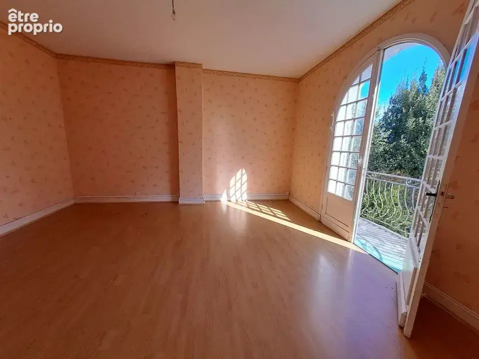 Vertheuil-5 chambres-terrain6854 m2-calme