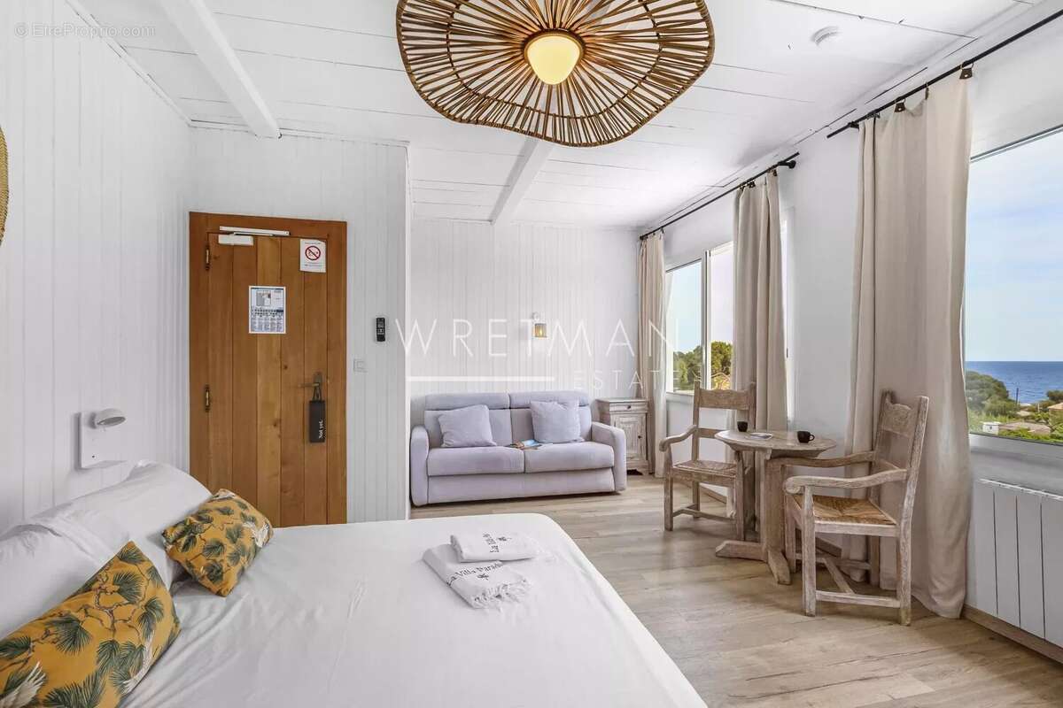 Maison à LES ISSAMBRES