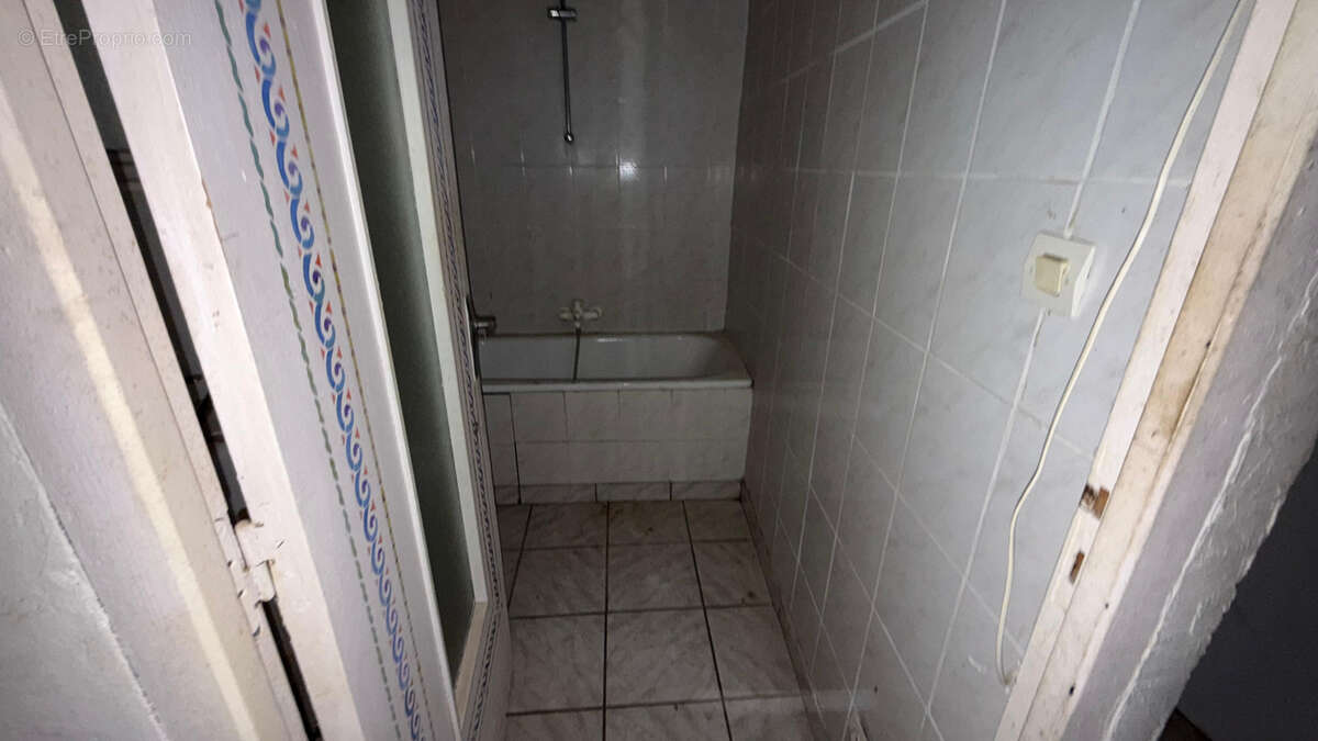 Maison à SAINT-QUENTIN-LA-POTERIE