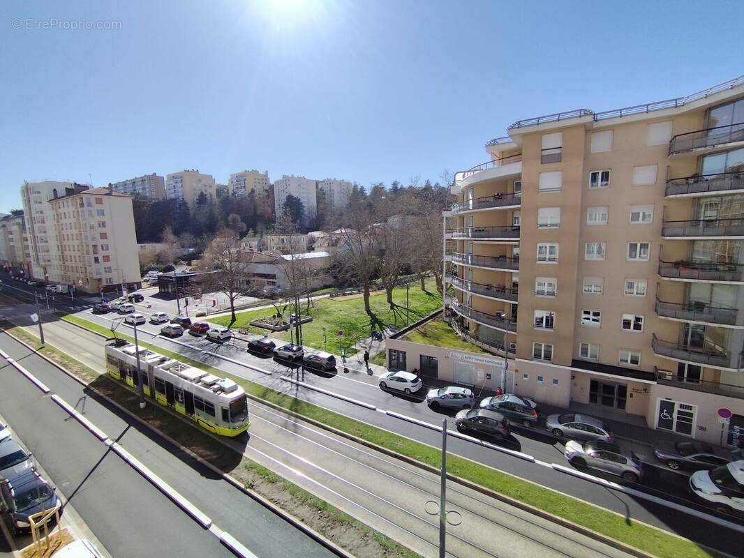 Appartement à SAINT-ETIENNE