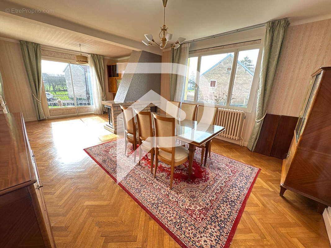 Maison à SEMOUTIERS-MONTSAON