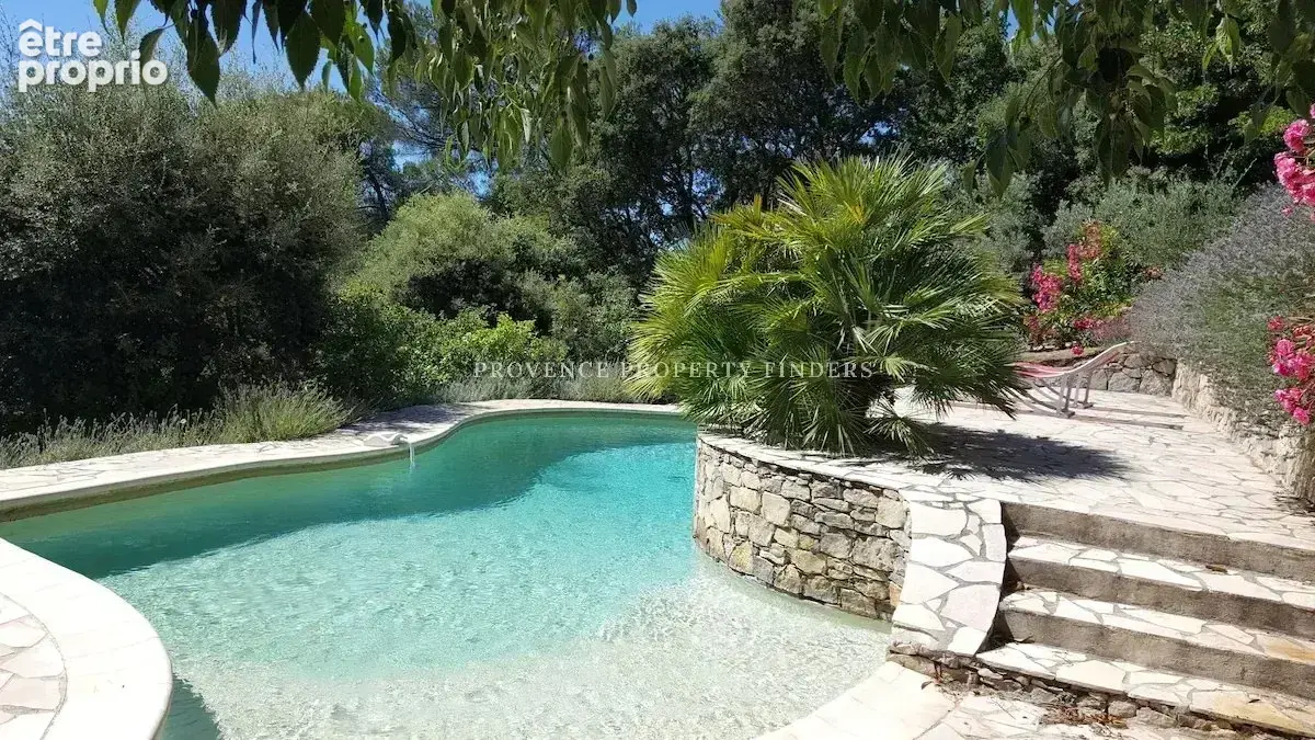 LORGUES – Un véritable havre de paix avec vue panoramique et piscine. - photo 33