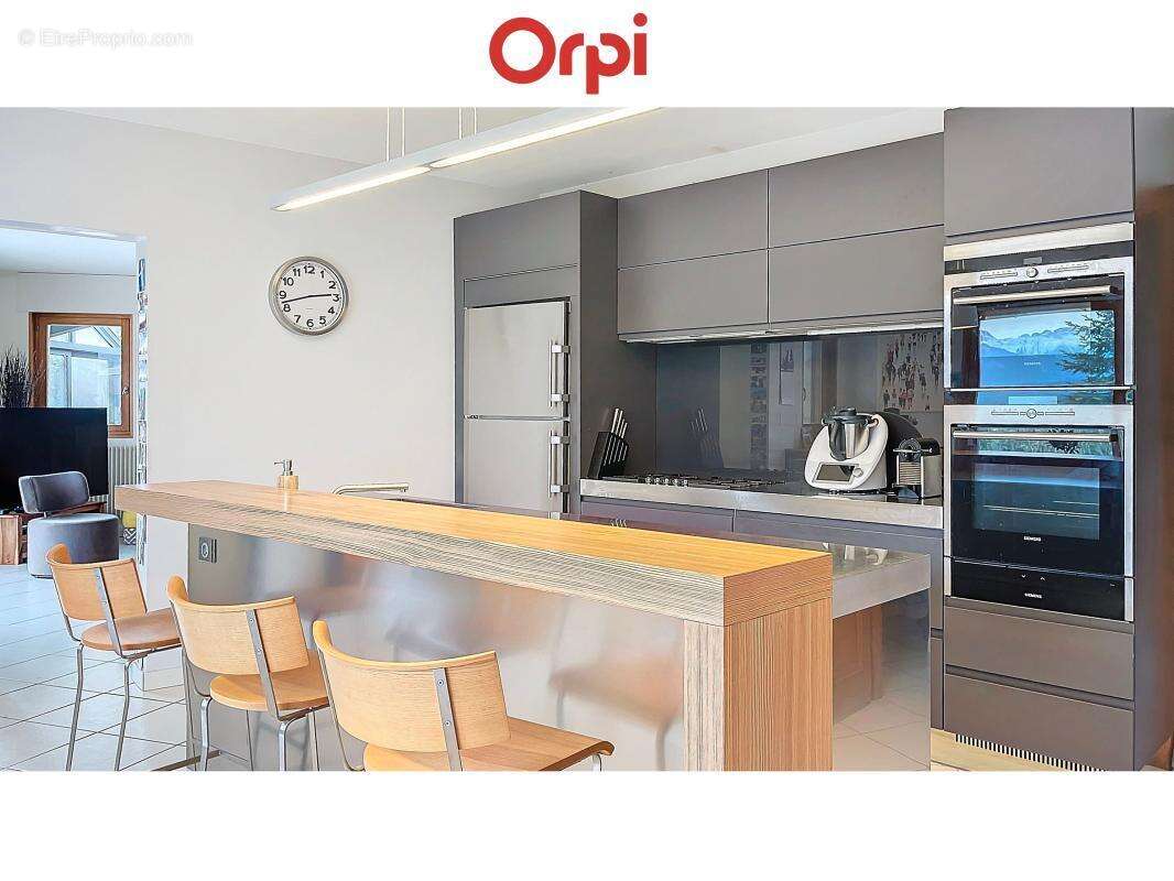 Maison à VETRAZ-MONTHOUX