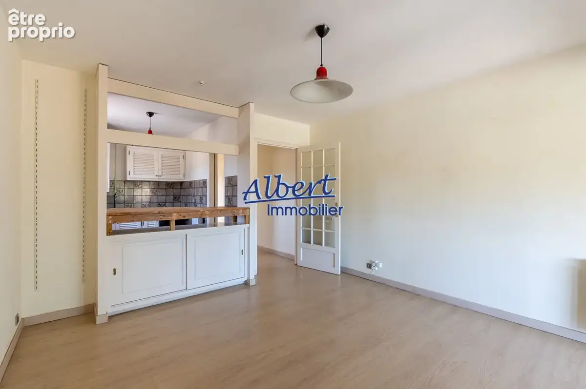 Appartement 2 pièces à vendre à Bandol, dernier étage avec vue dégagée - photo 7