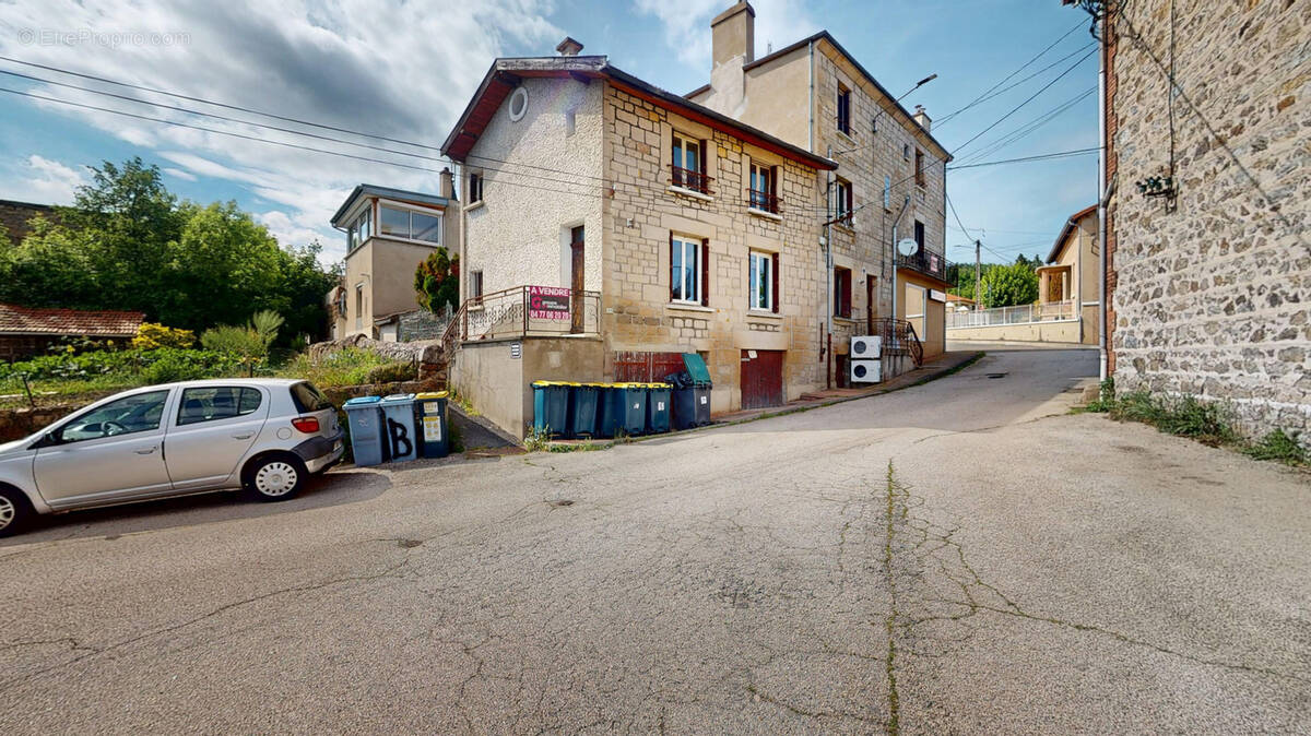 Appartement à UNIEUX