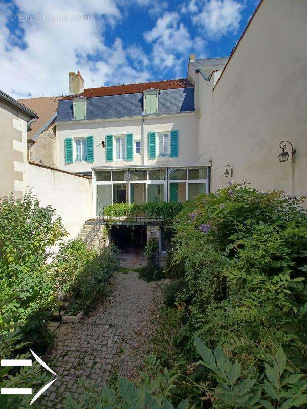 Maison à LA CHARITE-SUR-LOIRE