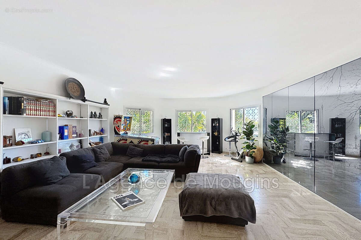 Maison 266 m² à Mougins  - photo 6