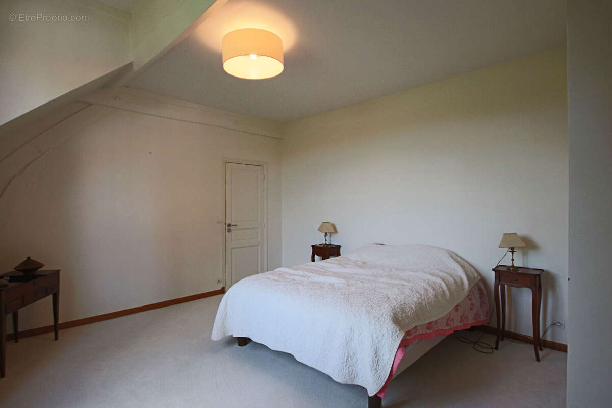 Maison à VALLIERES-LES-GRANDES