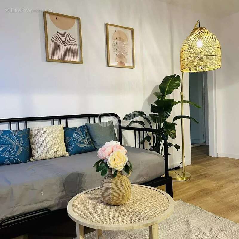 Appartement à LA GARENNE-COLOMBES