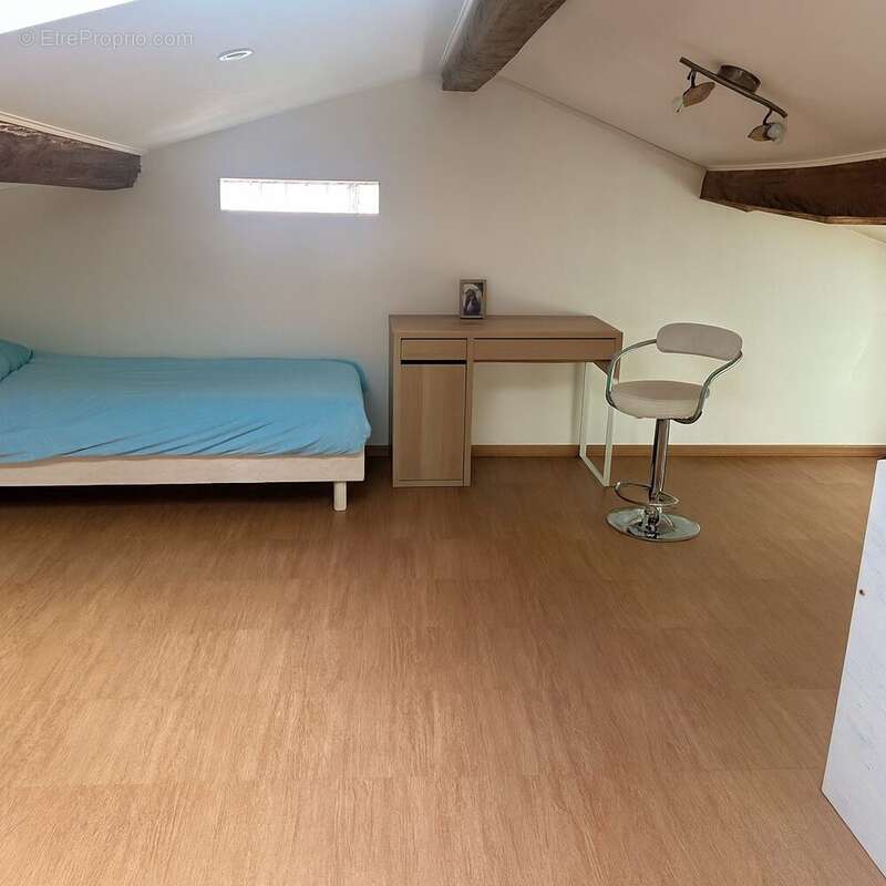 Appartement à ARS-SUR-FORMANS