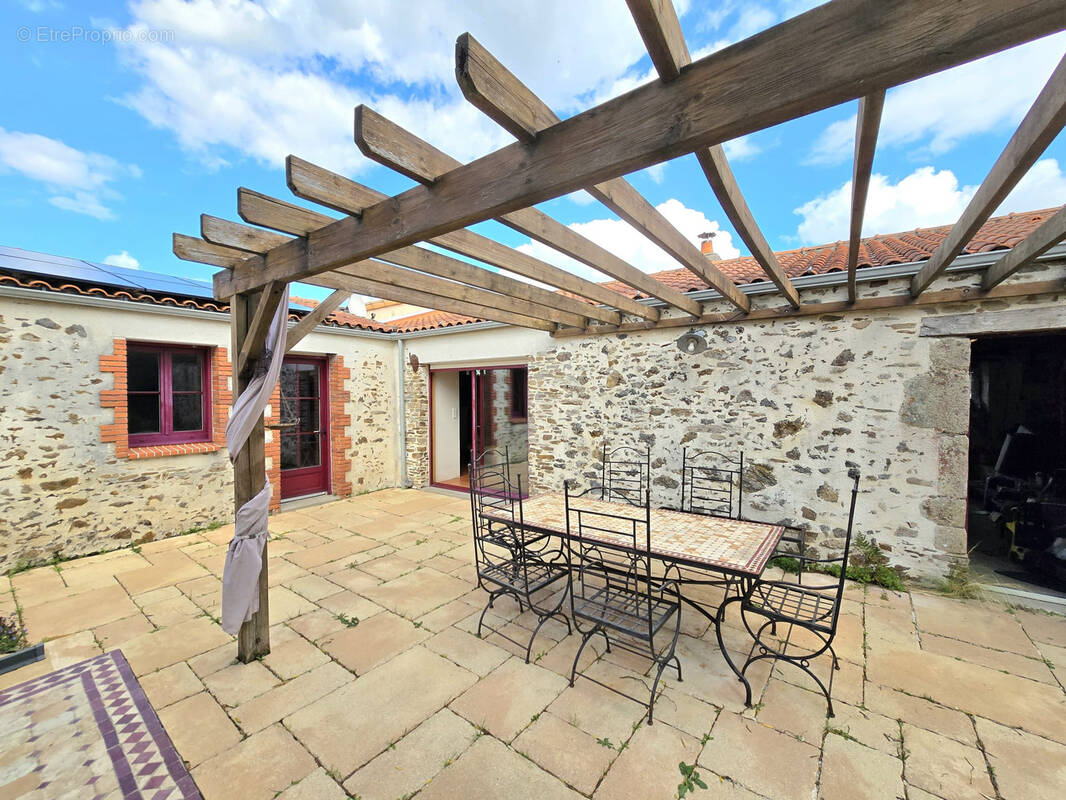 Maison à LE LOROUX-BOTTEREAU