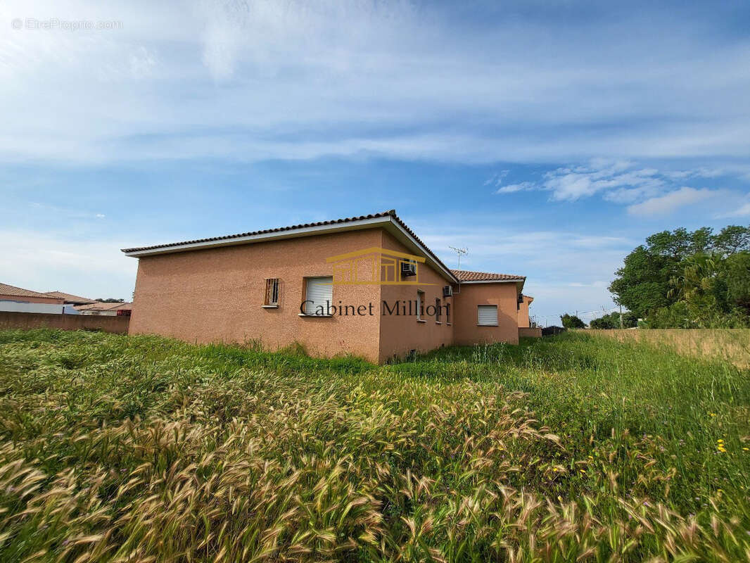 Ensemble immobilier de 326m2 - photo 5