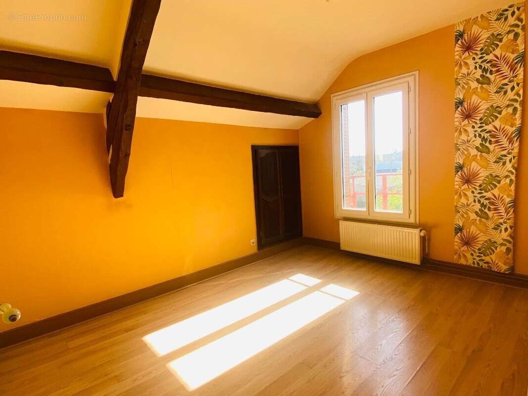 Maison à MONTLUCON