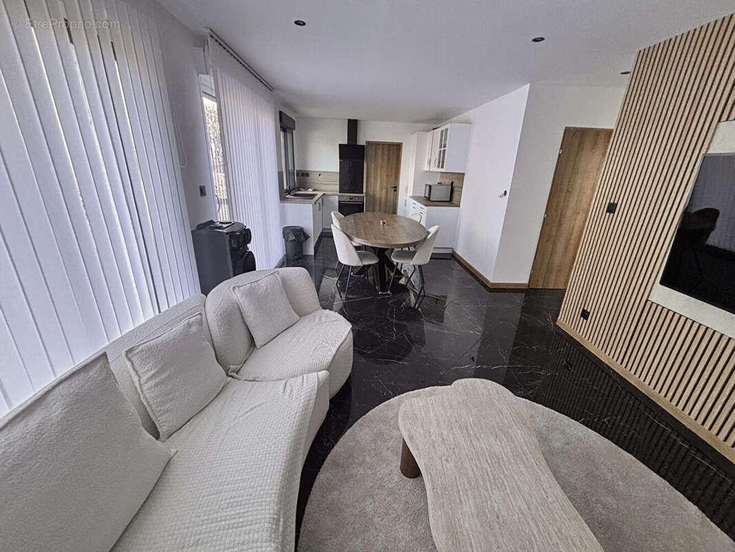 Maison à SAINT-SEBASTIEN-SUR-LOIRE