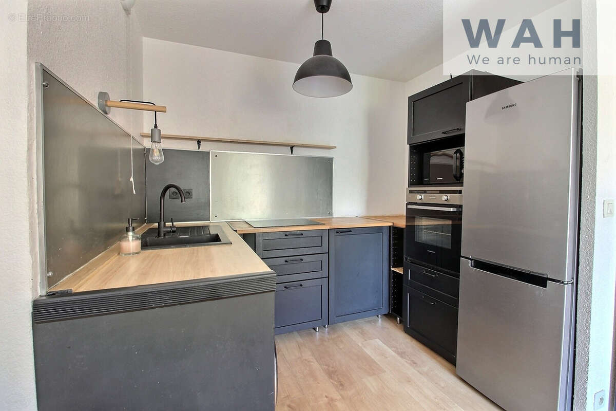 Appartement à SAINT-CLEMENT-DE-RIVIERE