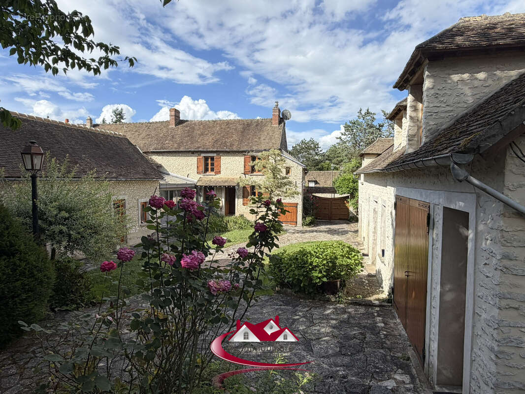 Maison à BERCHERES-SUR-VESGRE