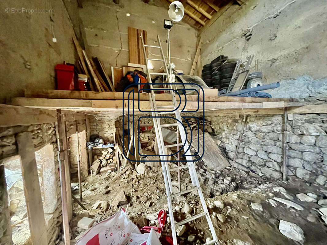 Maison à SAINT-MARTIN-DES-OLMES