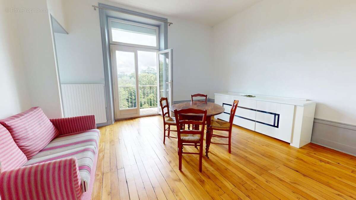 Appartement à TASSIN-LA-DEMI-LUNE