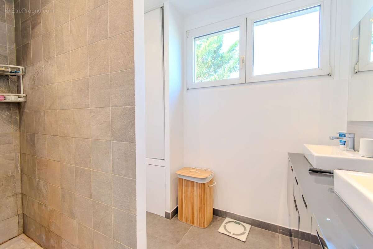 Maison à MONTMORENCY