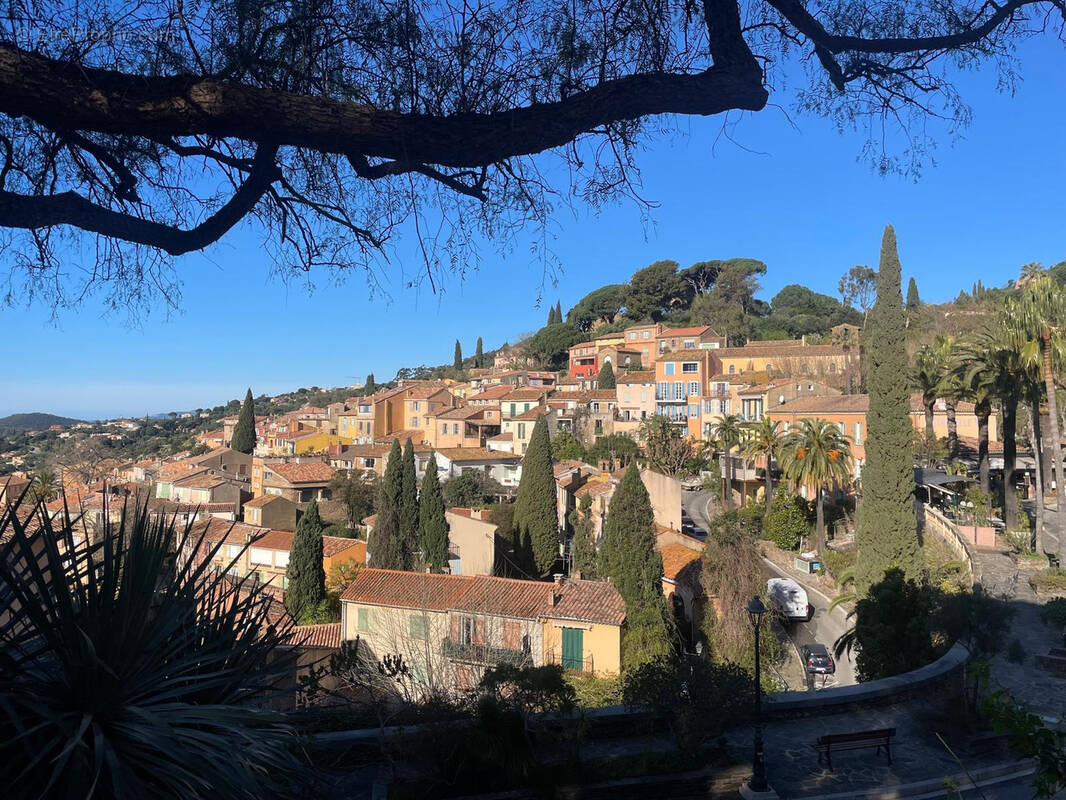 Maison à BORMES-LES-MIMOSAS