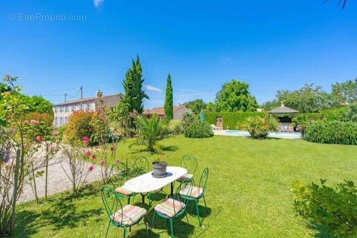 Maison à SAINT-AGNANT