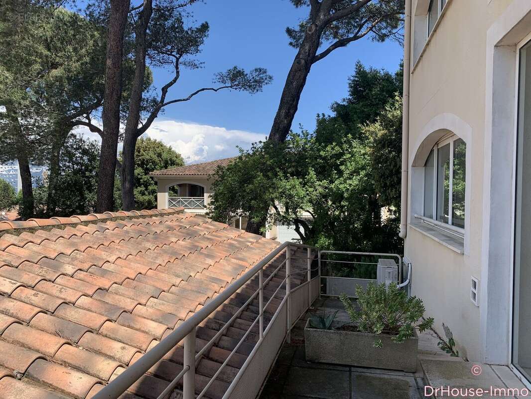 Appartement à BAGNOLS-SUR-CEZE