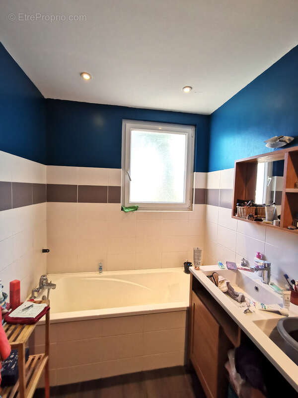 Maison rénovée avec jardin 2500m2 et grand atelier - photo 11