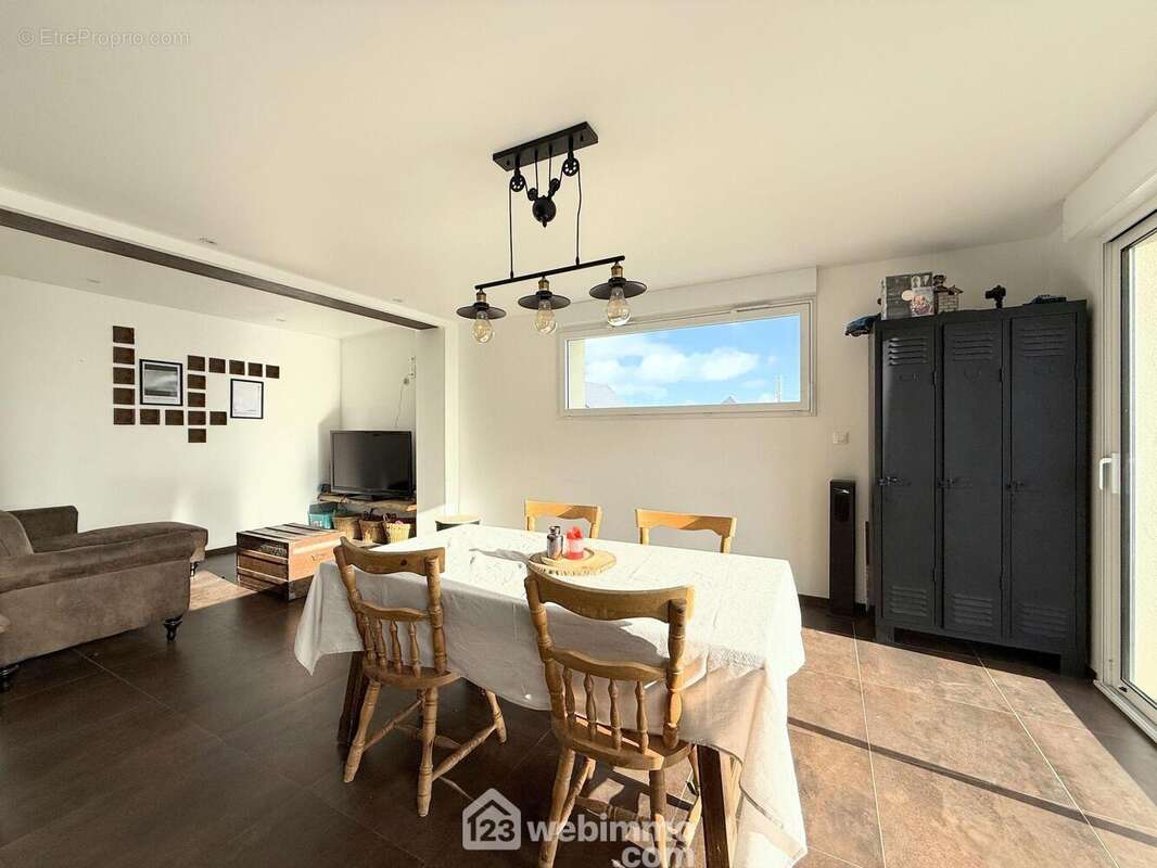 Maison à TREDREZ-LOCQUEMEAU