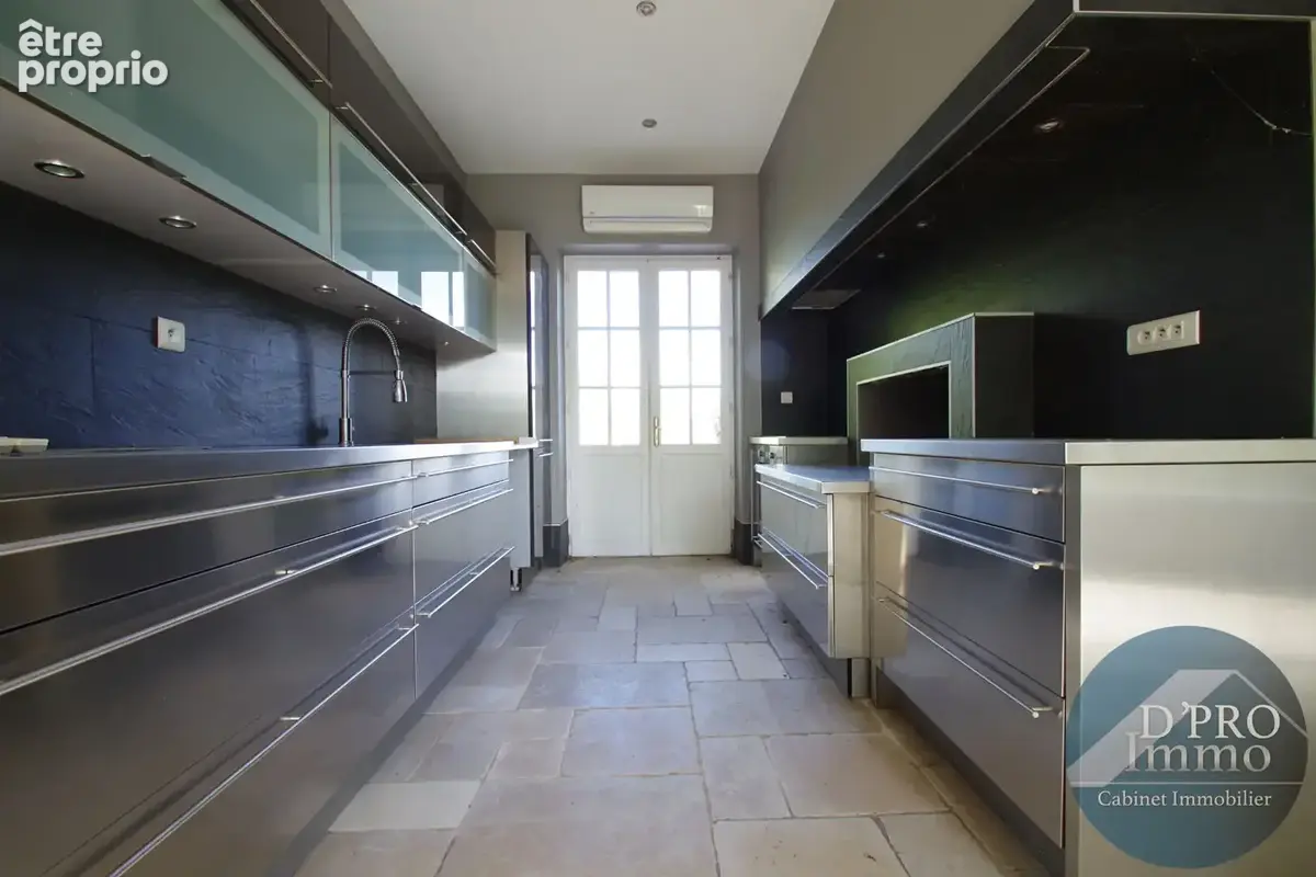 Maison bourgeoise à vendre à Vertou - 7 pièces, 203,69 m², terrain 4300 m² - photo 8