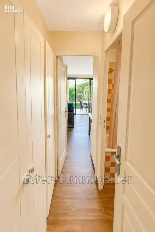 Appartement 2 pièces 27 m² à vendre à Cannes (06400) - photo 3