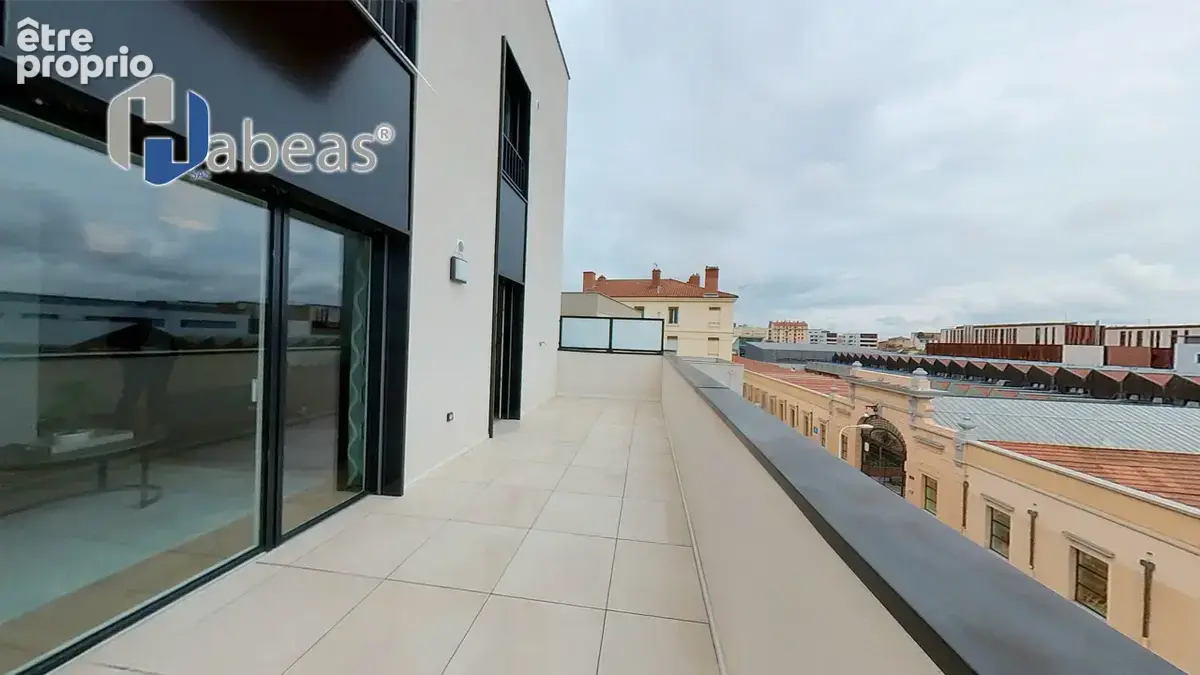 Élégant T4 Duplex avec 2 Loggias à Villeurbanne - photo 2