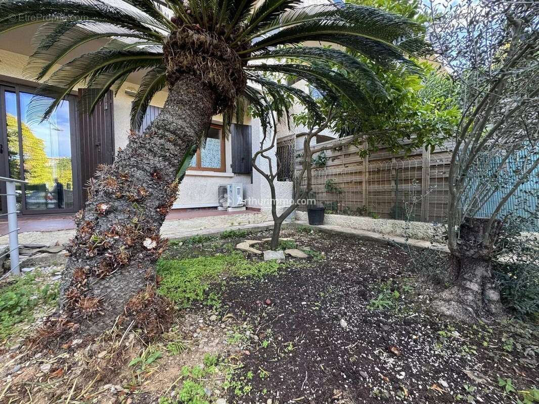 Appartement à SIX-FOURS-LES-PLAGES