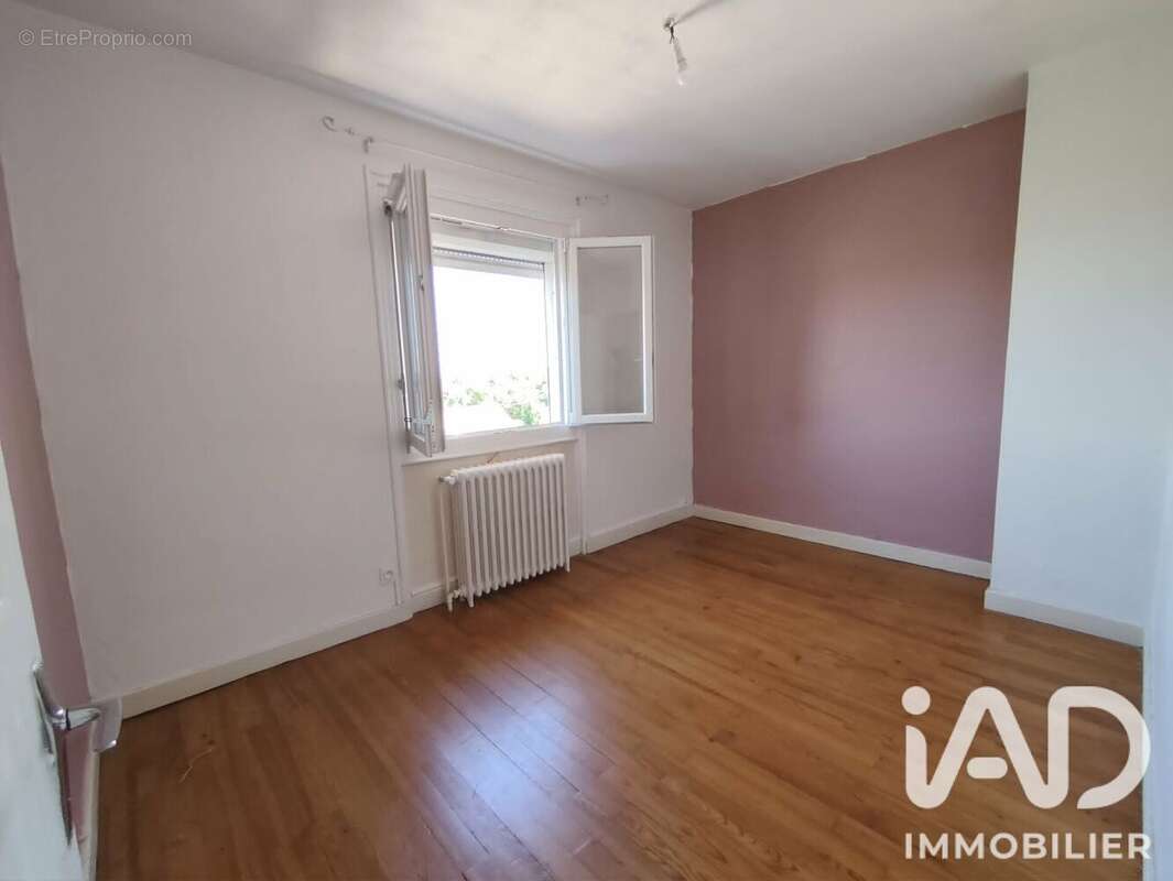 Maison 83 m² à La Clayette  - photo 7