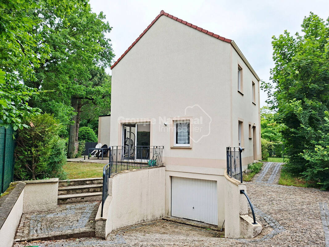 Maison à BEAUCHAMP