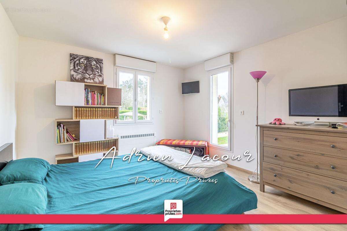 Maison à DUN-LE-POELIER