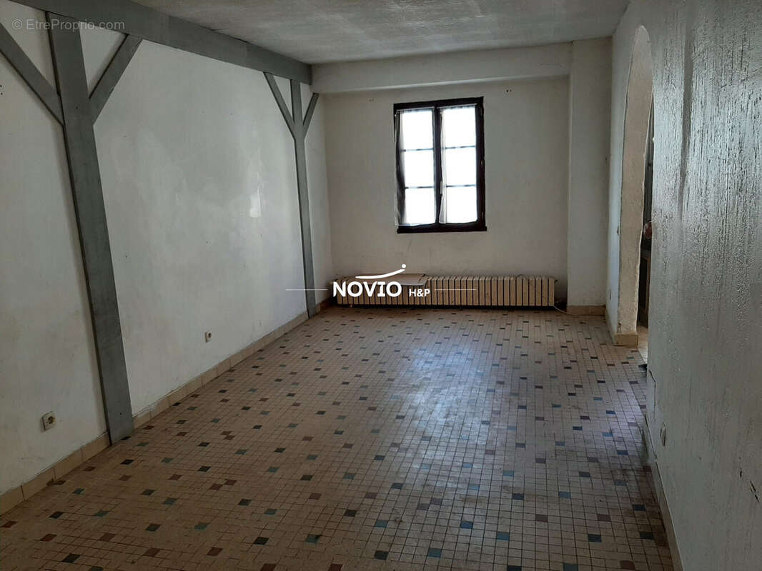 Appartement 209 m² à Scorbe-Clairvaux  - photo 3