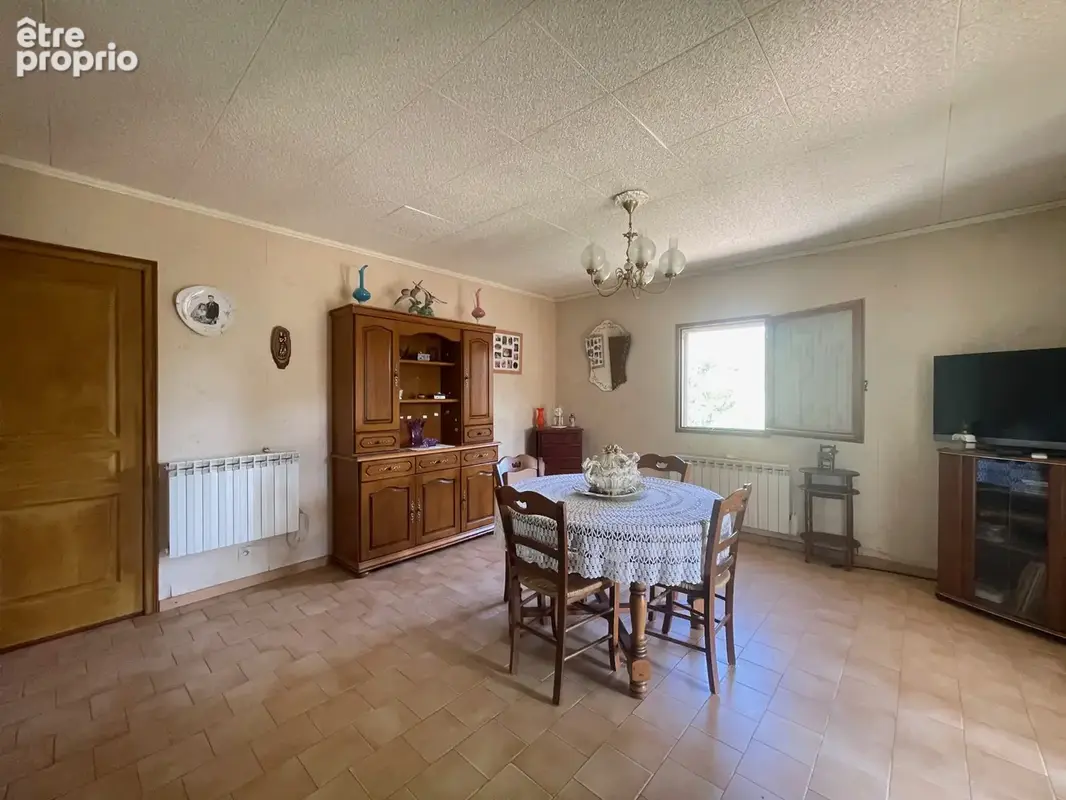 Maison composee de deux logements sur terrain de 2162m2 - photo 2