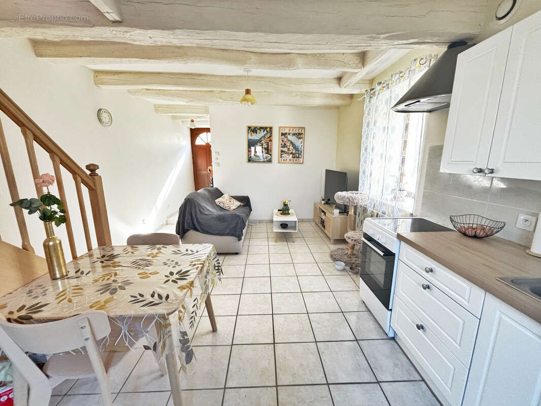 Appartement à VAULX-MILIEU