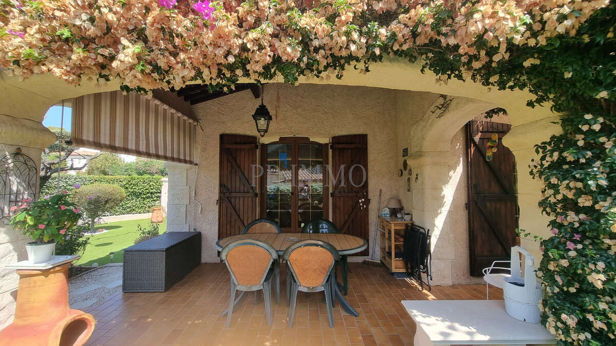 EXCLUSIVITÉ   BOULOURIS   Maison au calme, 3 chambres, jardin 615 m2 et grand sous-sol - photo 13
