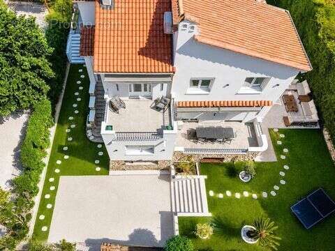 Maison 270 m² à Antibes  - photo 2