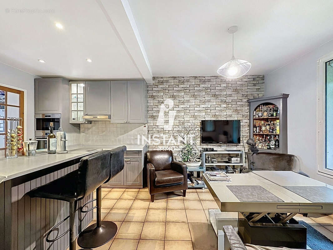 Maison à LE PERREUX-SUR-MARNE