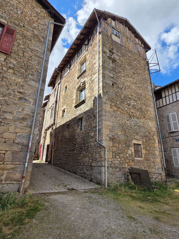 Maison à EYMOUTIERS
