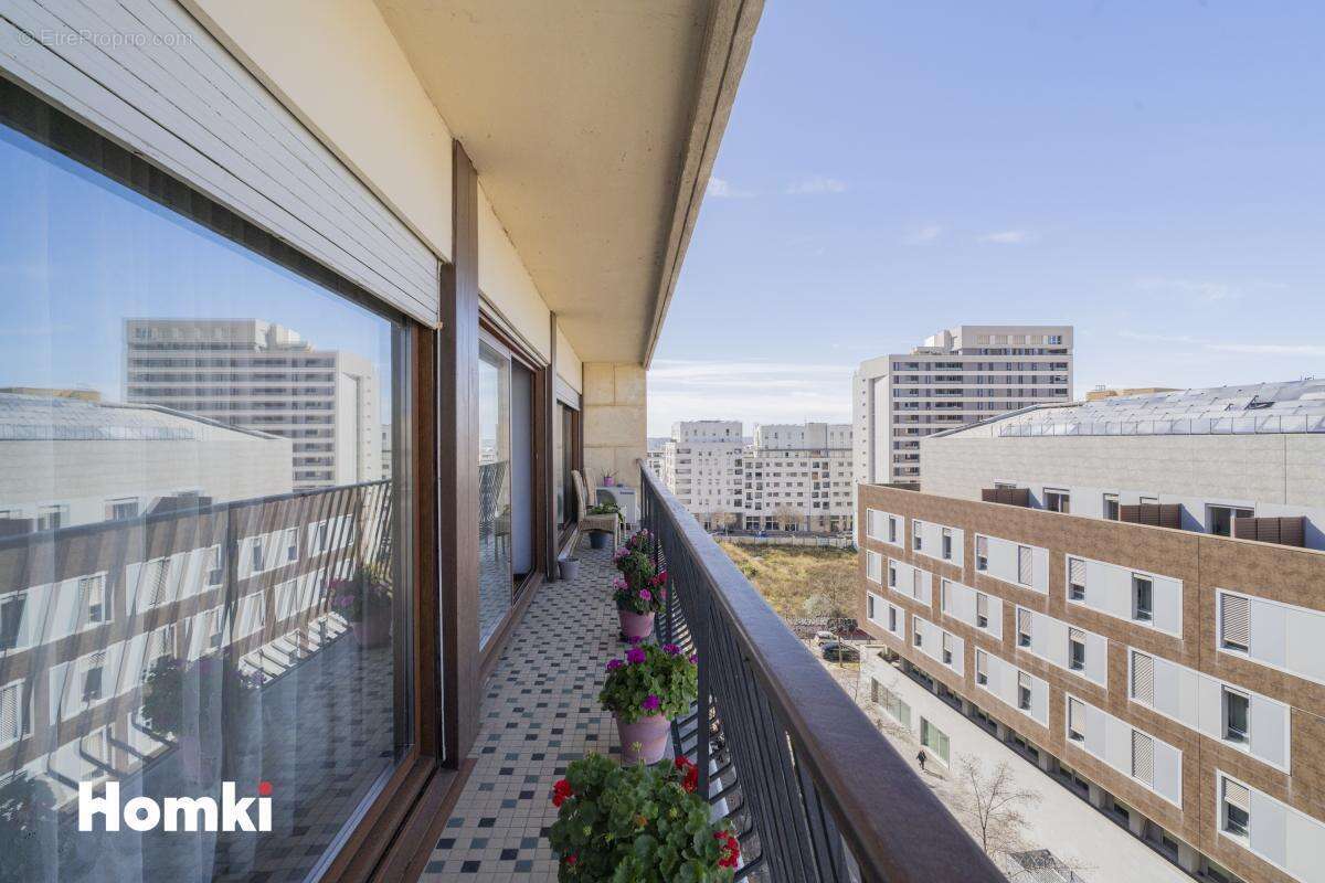 Appartement à MARSEILLE-3E