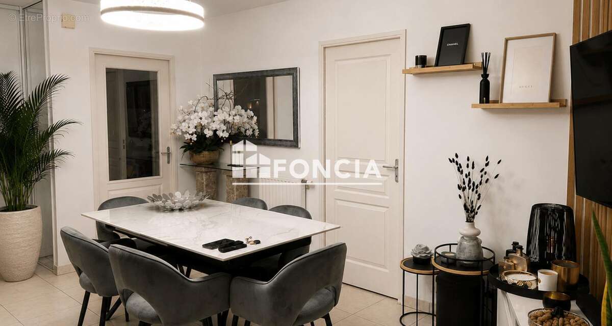 Appartement à NEUVILLE-SUR-SAONE