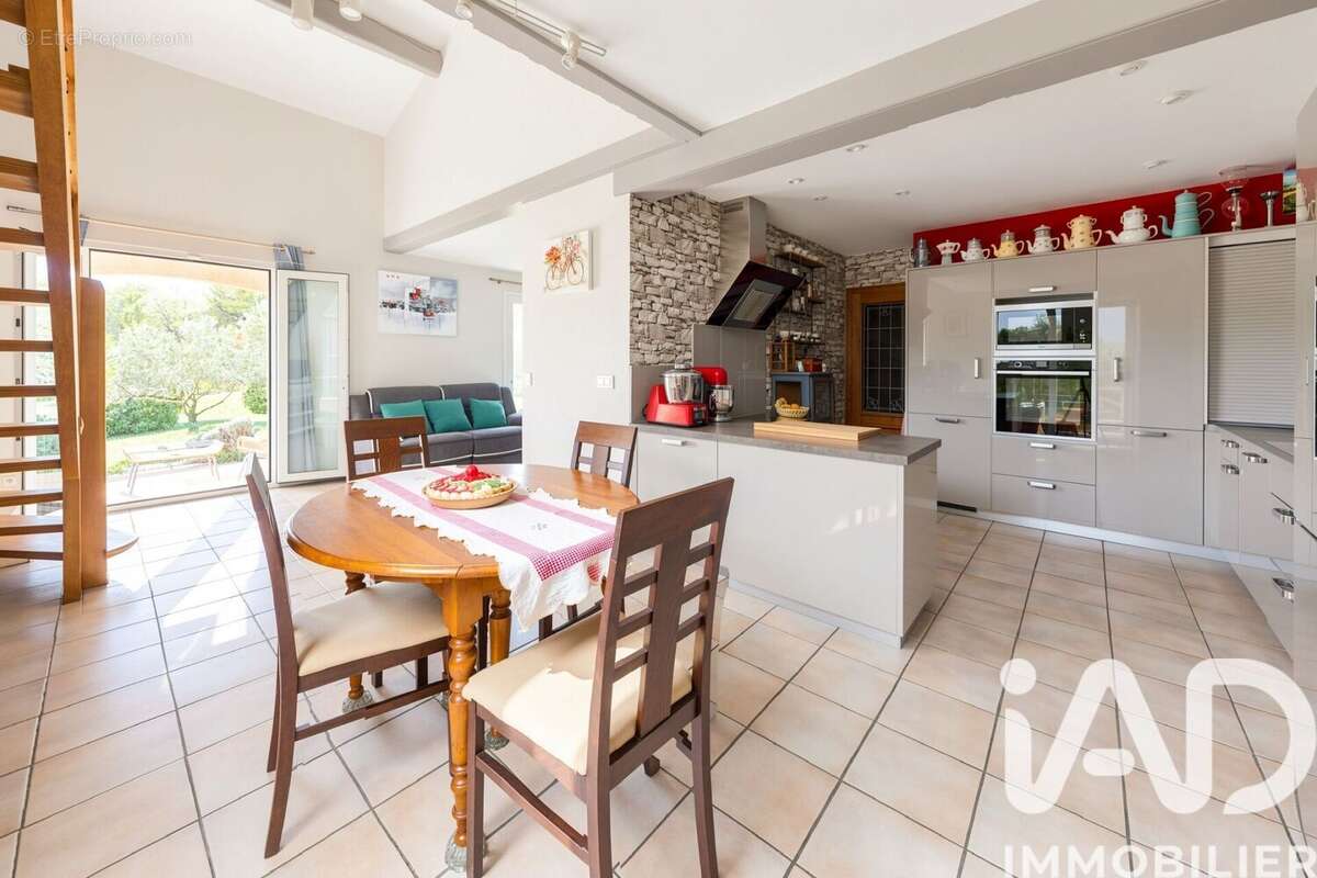 Photo 3 - Maison à LA MOTTE-D'AIGUES